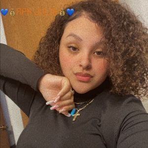 Meet your Posher, Juliannys